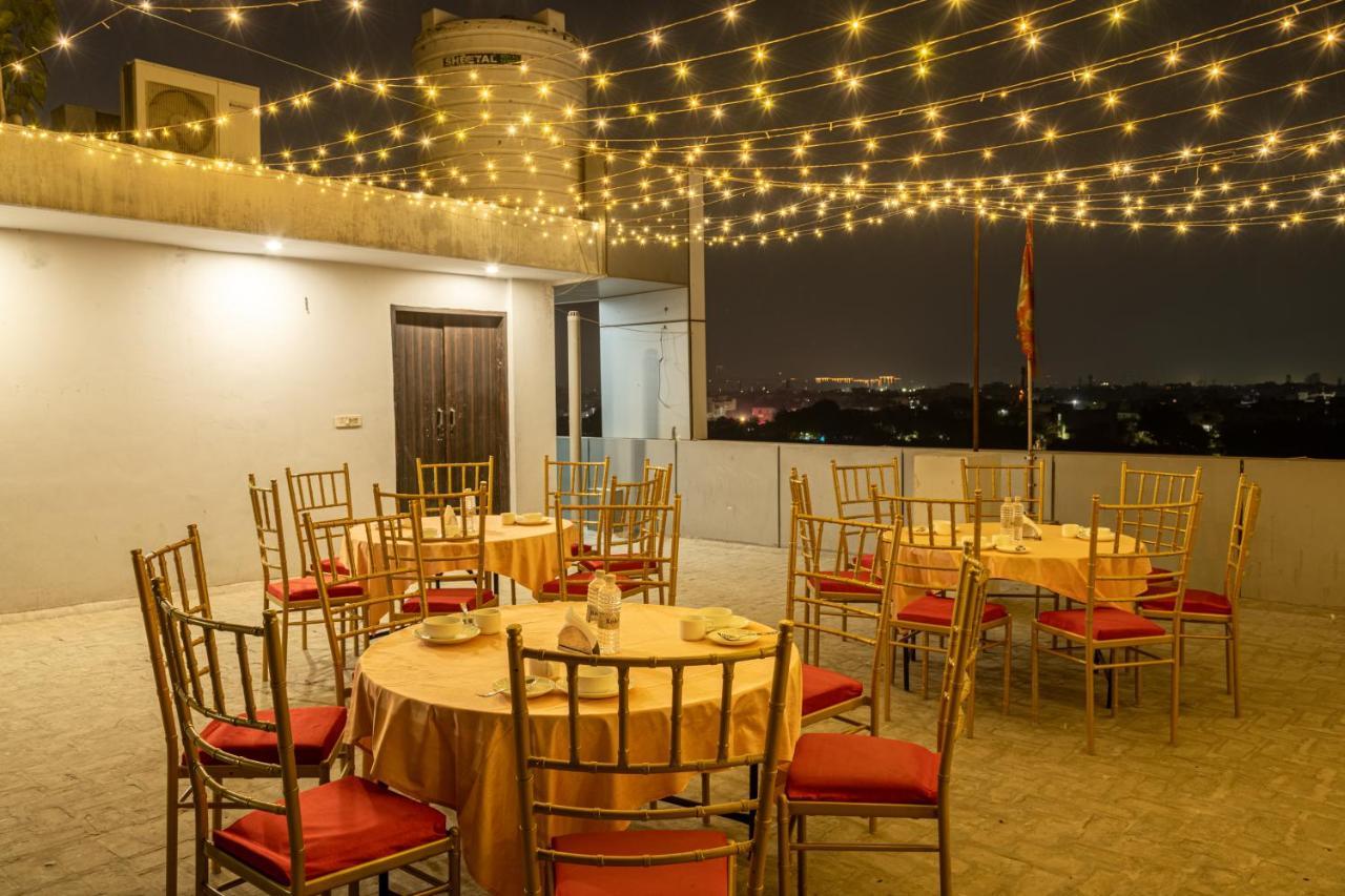 De Luxe Basai Road Hotel 3*