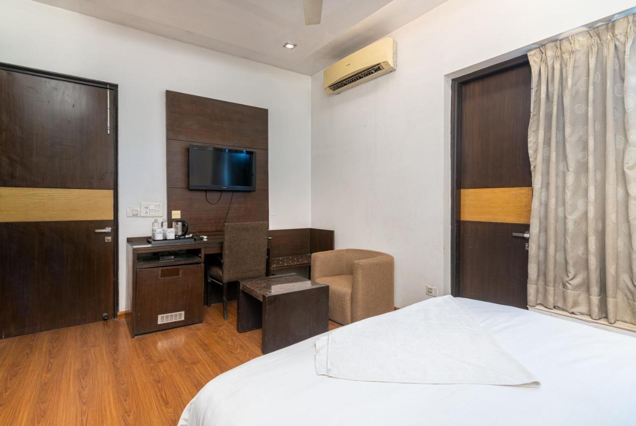 Hotel De Luxe 2*