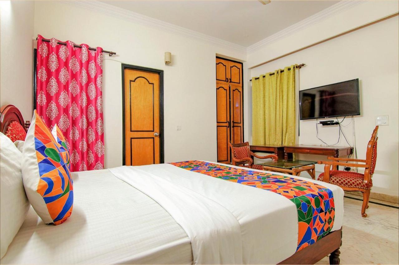 Hotel Fabhotel Singh Gurgaon
