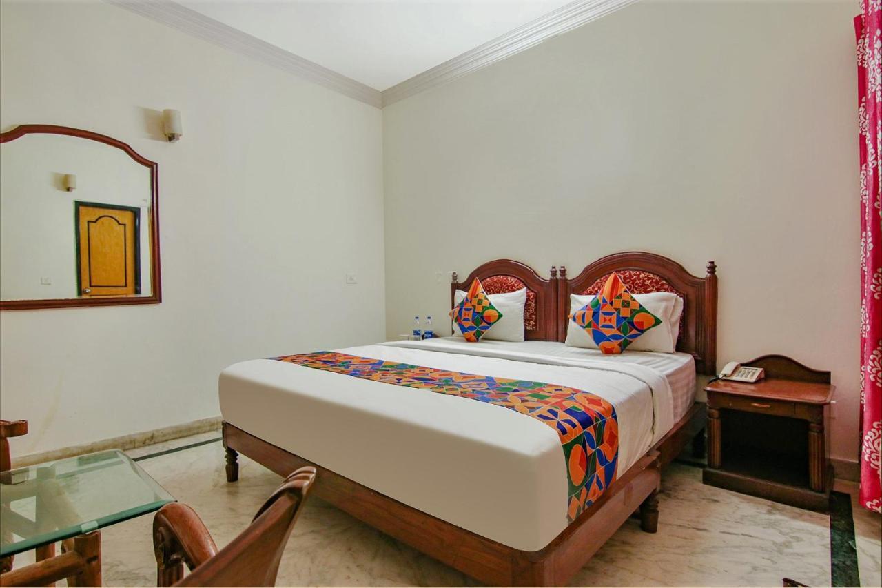 Hotel Fabhotel Singh Gurgaon