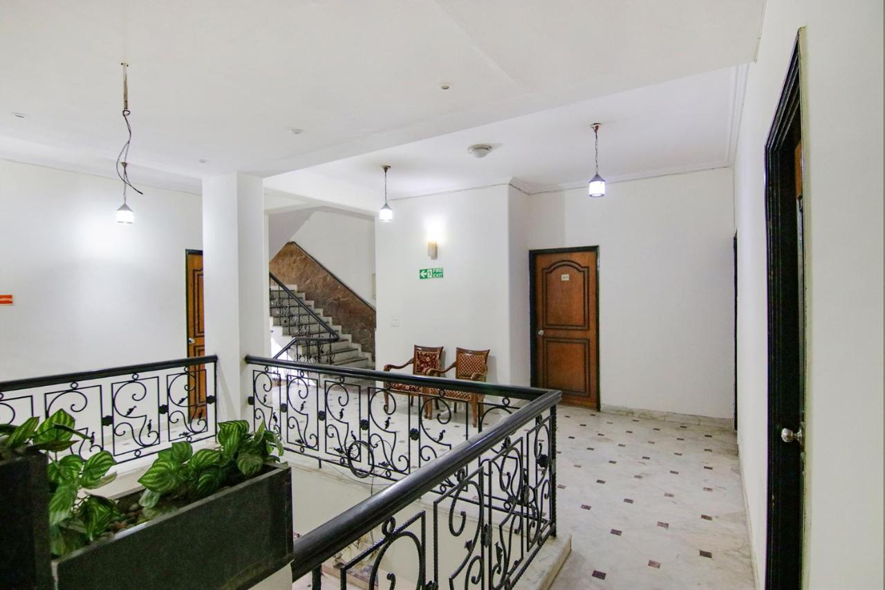 Fabhotel Singh Hotel Gurgaon