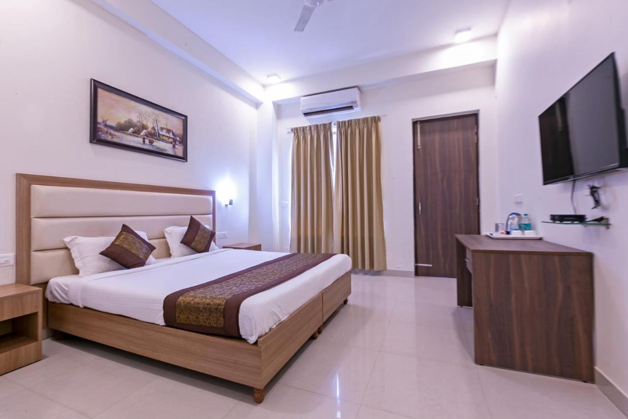 The Luxem - Behind Ibis Gurugram