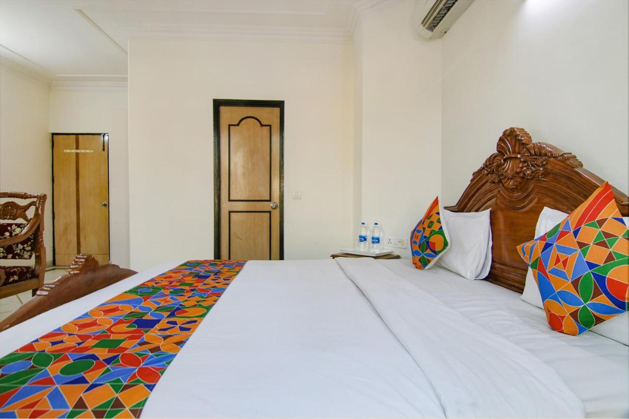 Fabhotel Singh 3*