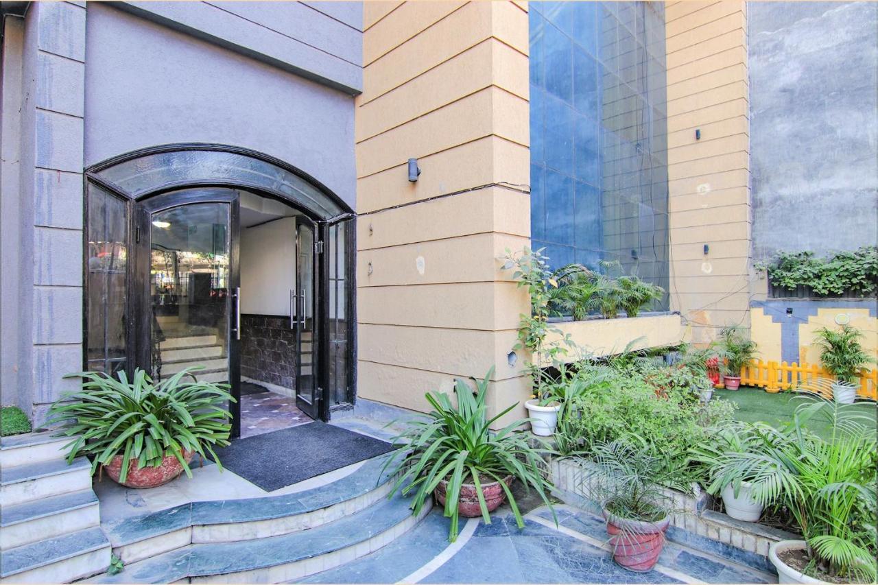 Hotel Fabhotel Singh Gurgaon