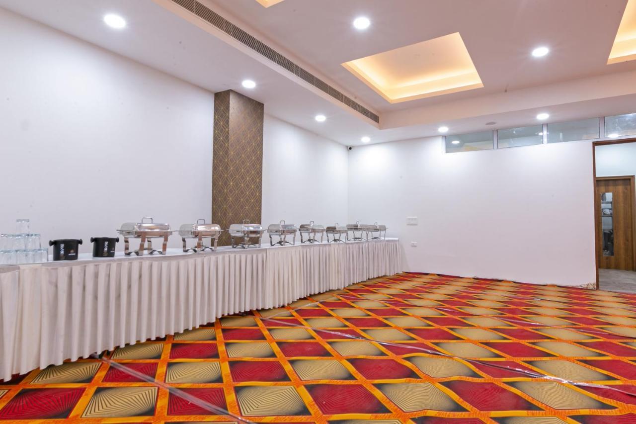 Hotel The Luxem - Behind Ibis Gurugram