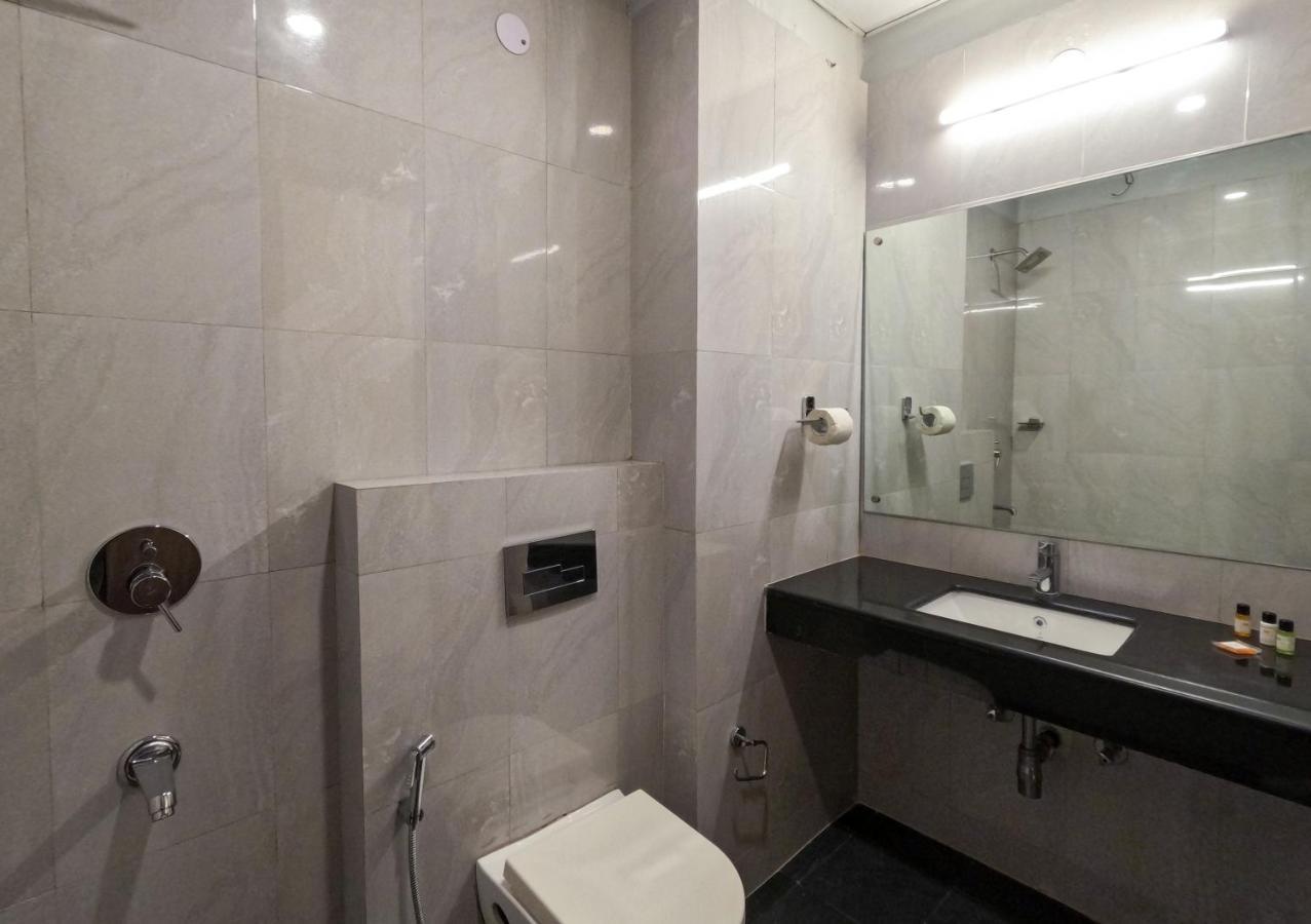 The Luxem - Behind Ibis Gurugram 3*
