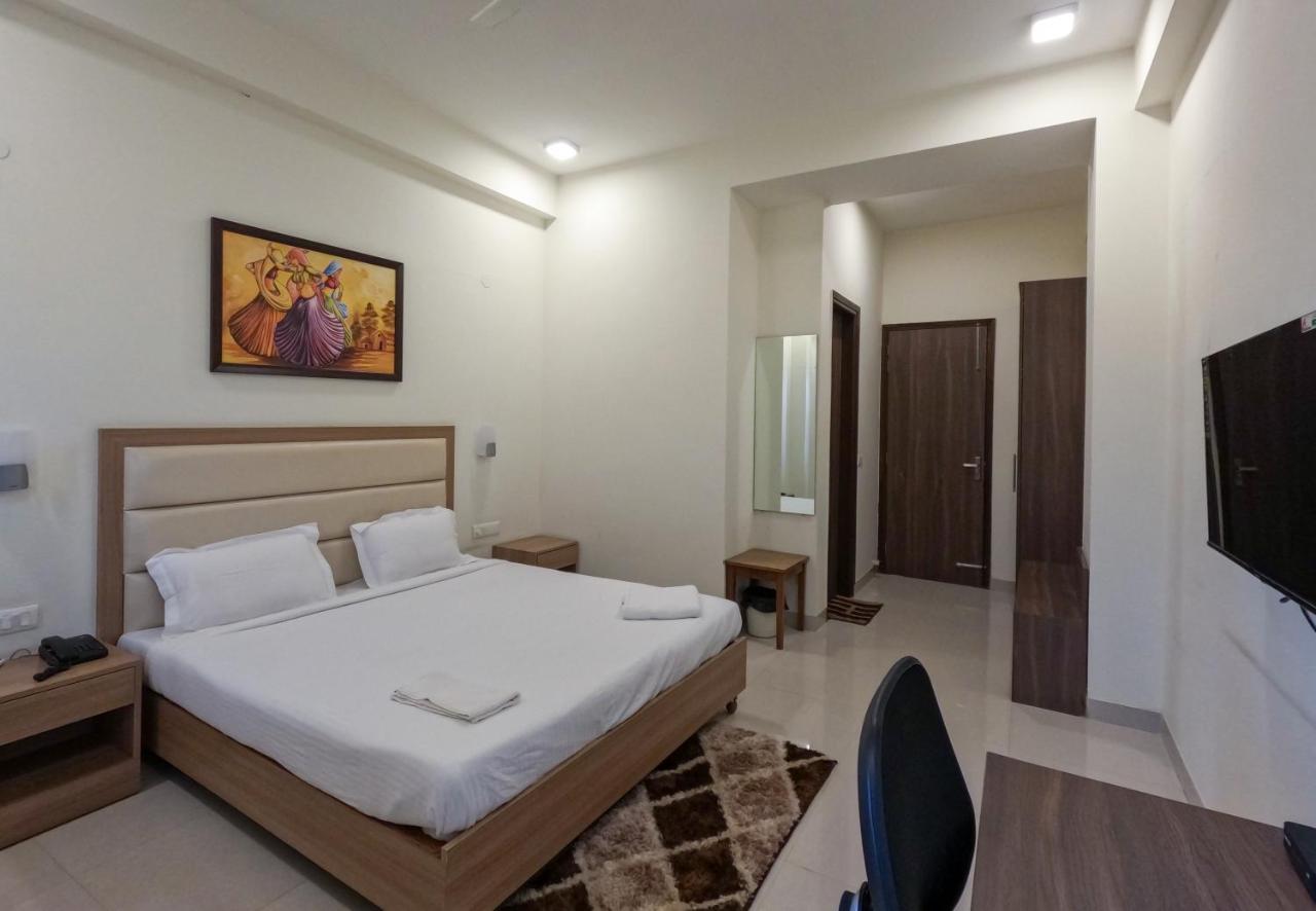 The Luxem - Behind Ibis Gurugram