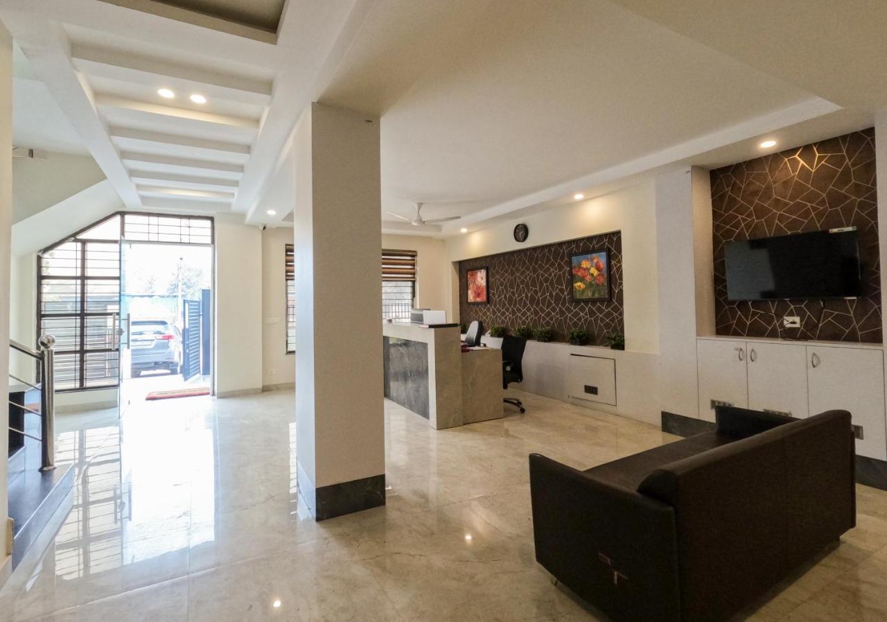The Luxem - Behind Ibis Gurugram 3*