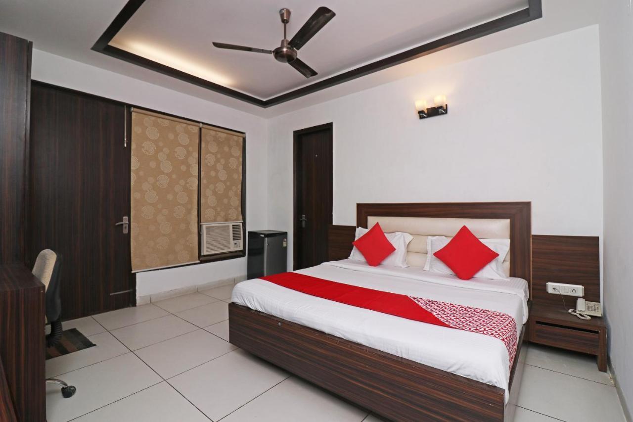 Wonderland Near Aravali Biodiversity Park Hotel 3*