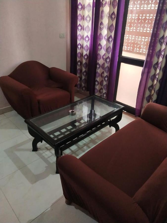 Mufis Homestay, Emerald Compound, New Palam Vihar-2 Apartment *
