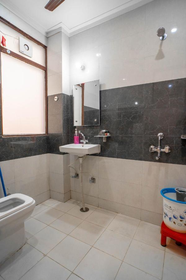 Apartment The Lodgers 2 Bhk Serviced Infront Of Artemis Hospital *