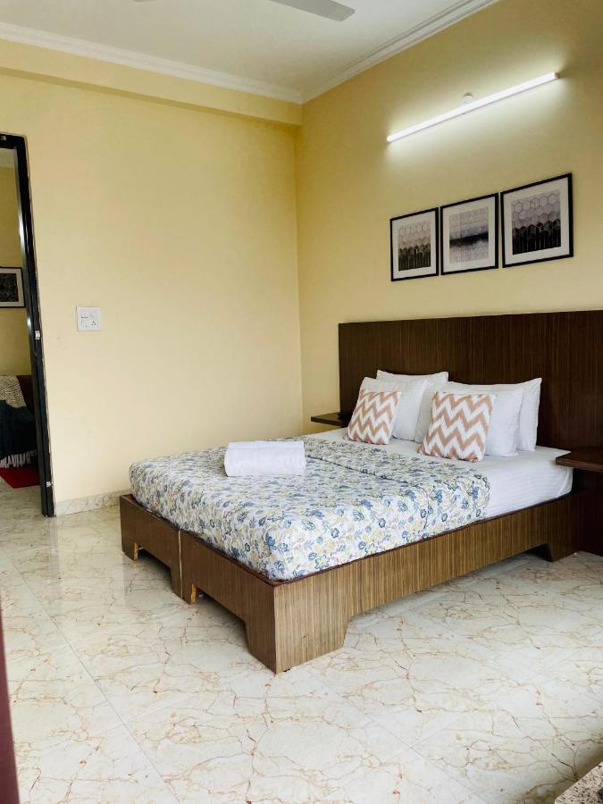 Bluo 2bhk Golf Course Road, Balcony, Lift, Parking Apartment Gurgaon