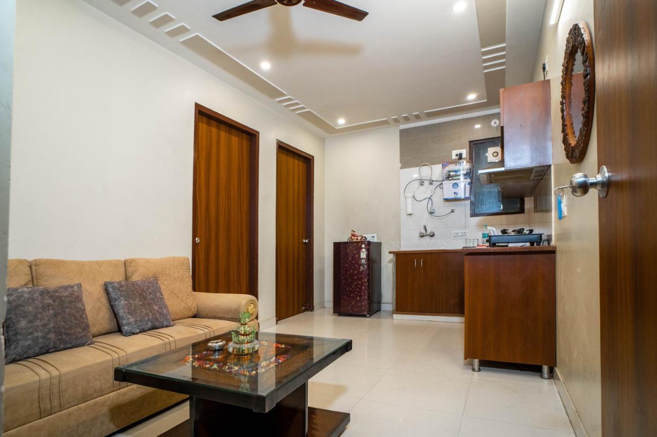 The Lodgers 2 Bhk Serviced Infront Of Artemis Hospital Apartment *