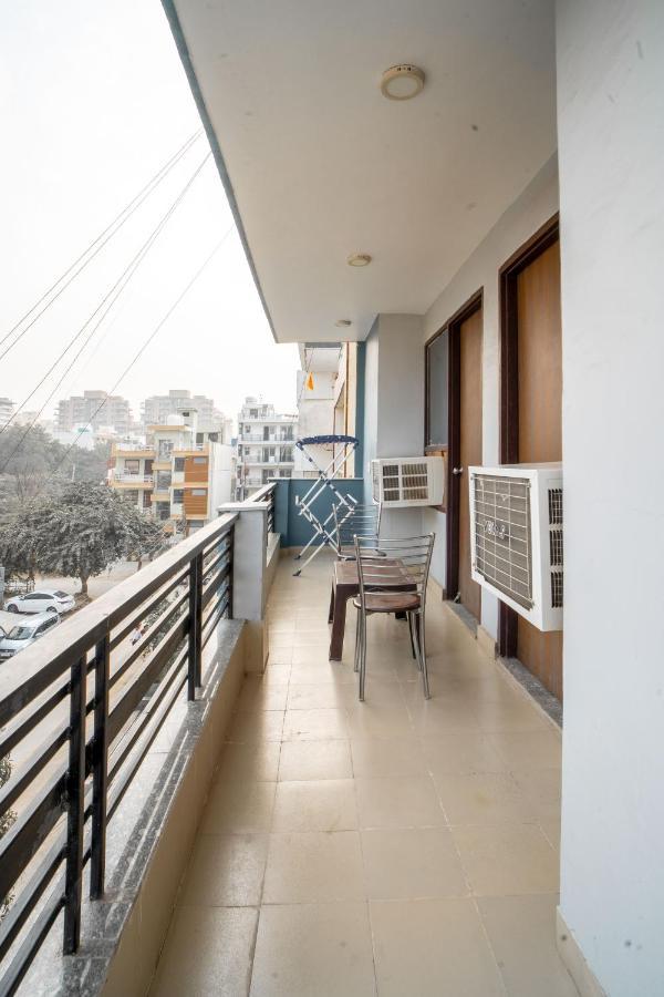 The Lodgers 2 Bhk Serviced Infront Of Artemis Hospital Apartment