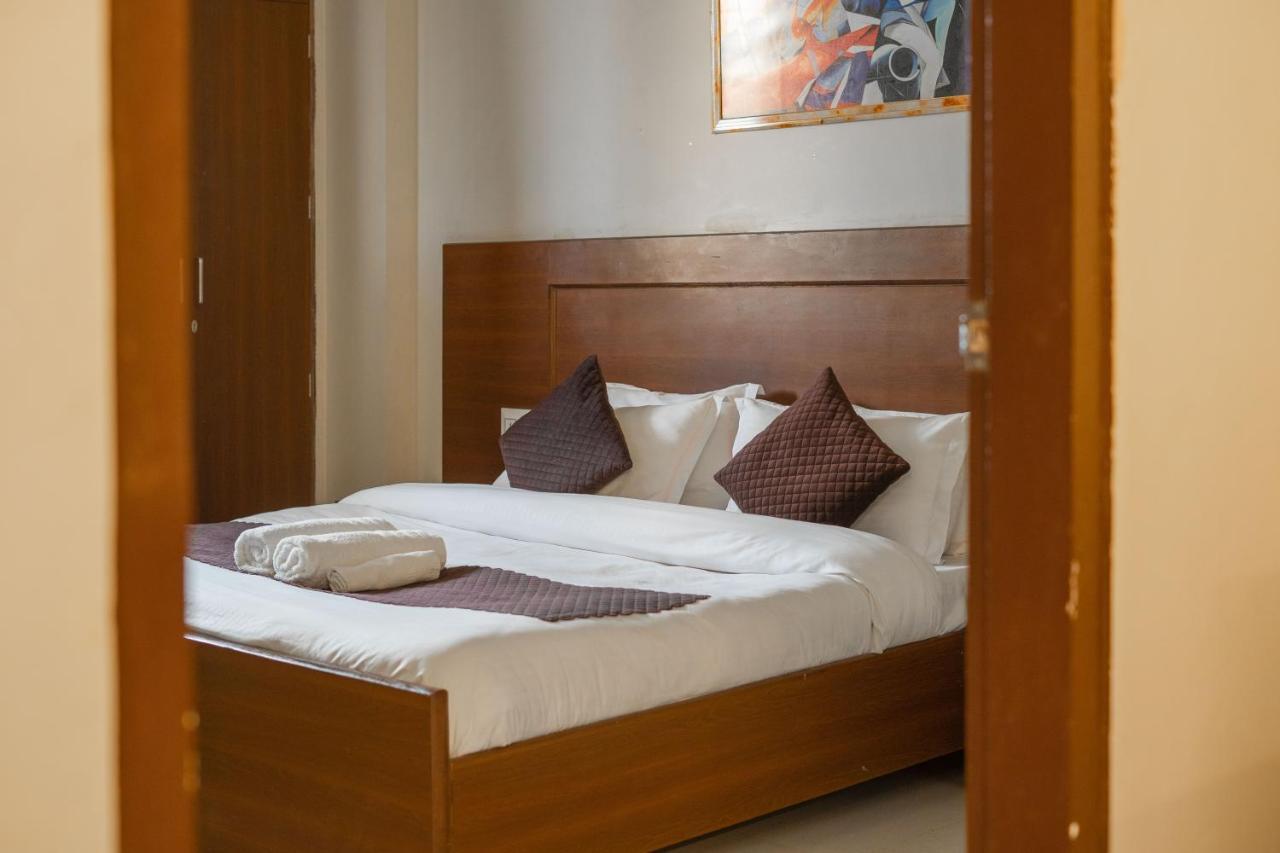 The Lodgers 2 Bhk Serviced Infront Of Artemis Hospital * Gurgaon