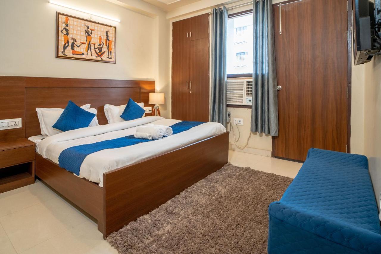 The Lodgers 2 Bhk Serviced Infront Of Artemis Hospital *