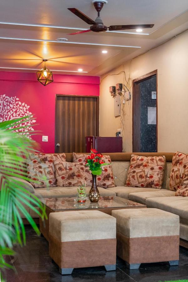 Apartment The Lodgers 2 Bhk Serviced Infront Of Artemis Hospital *