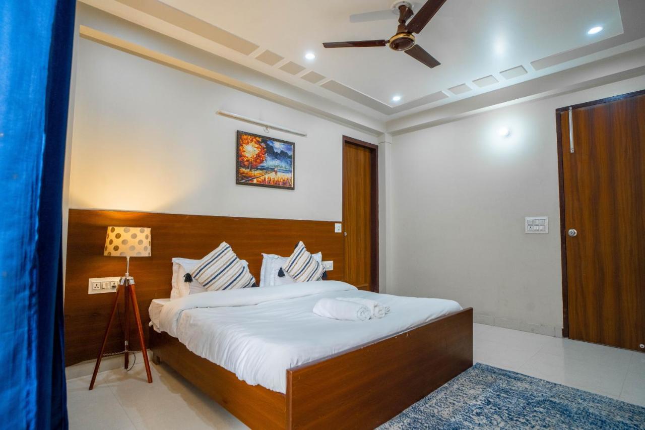 Apartment The Lodgers 2 Bhk Serviced Infront Of Artemis Hospital