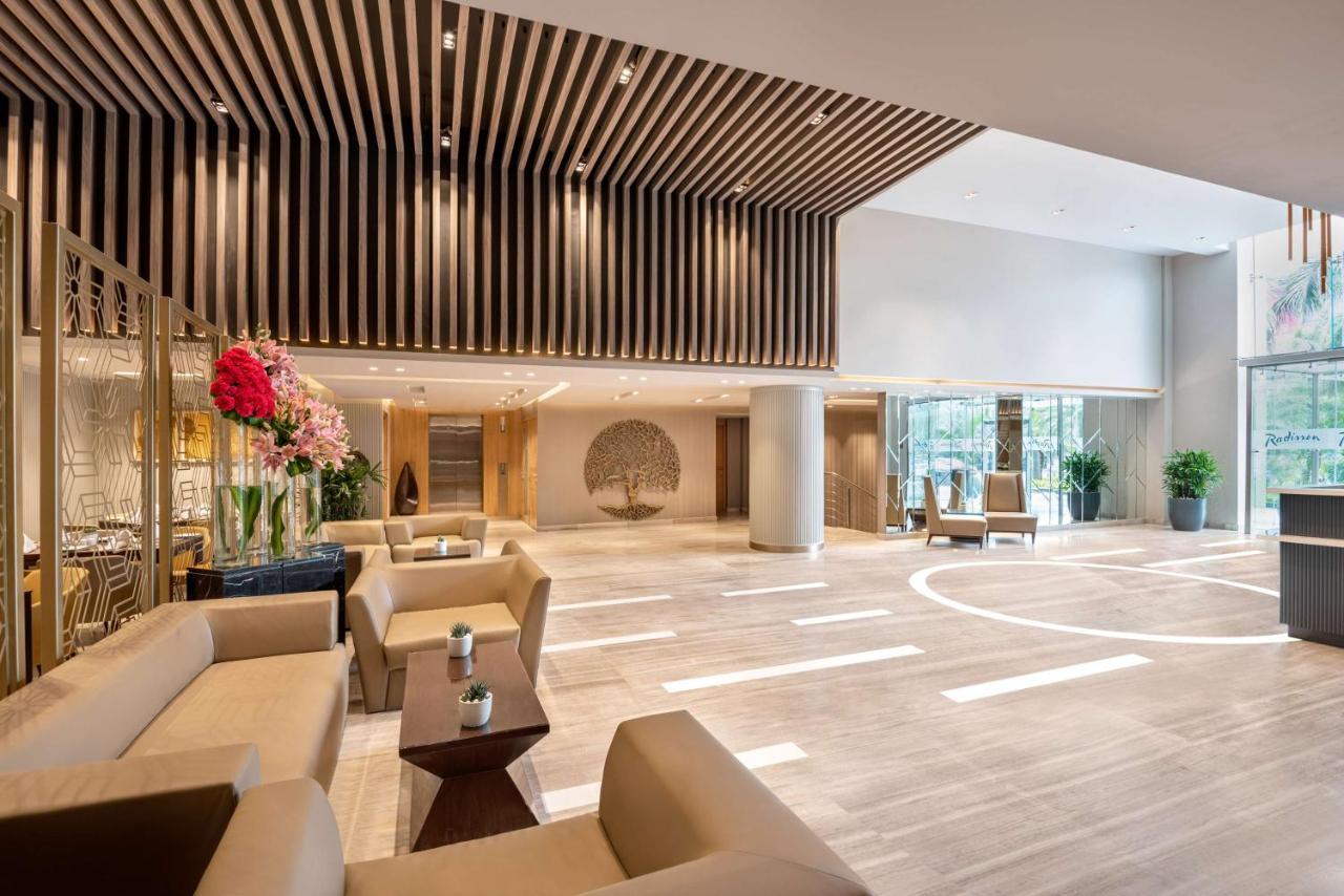 Radisson Sector 29 Gurugram 5*