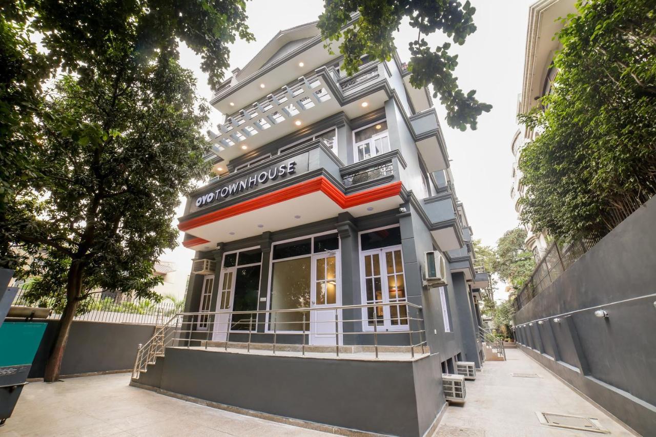 Townhouse 330 Dlf Phase-2 Near Leisure Valley Park Hotel