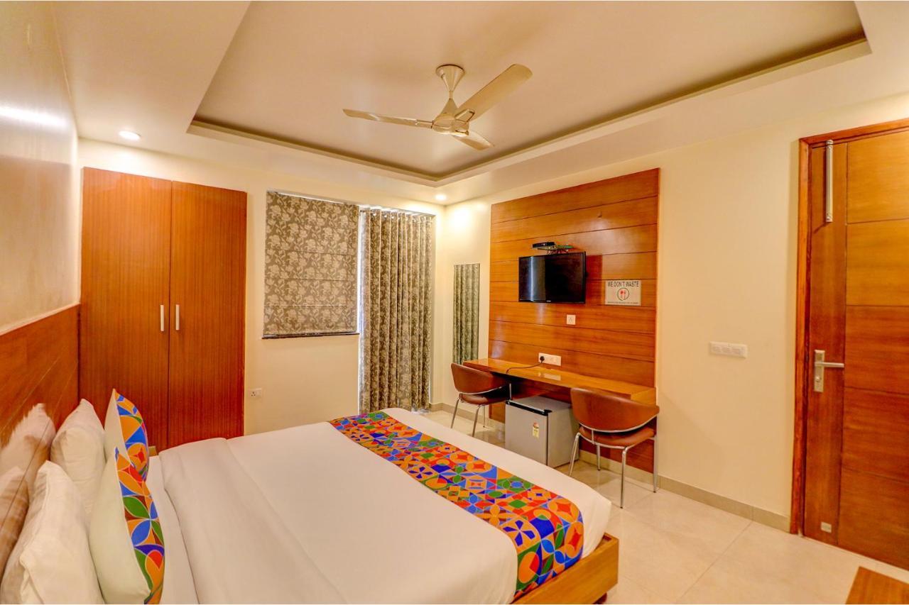 Hotel Fabhotel Aroma Luxuries 3*