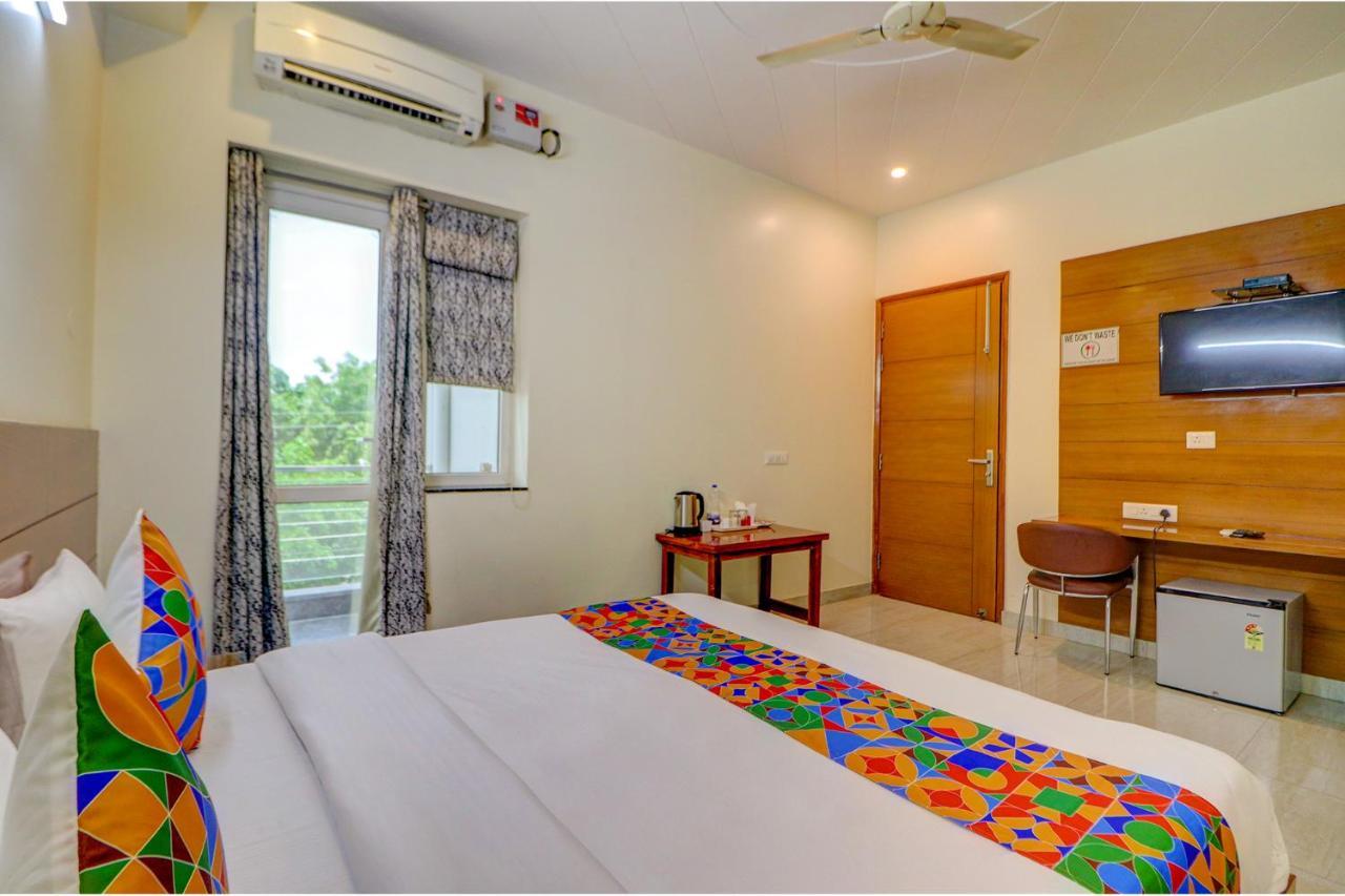 Fabhotel Aroma Luxuries Hotel 3*