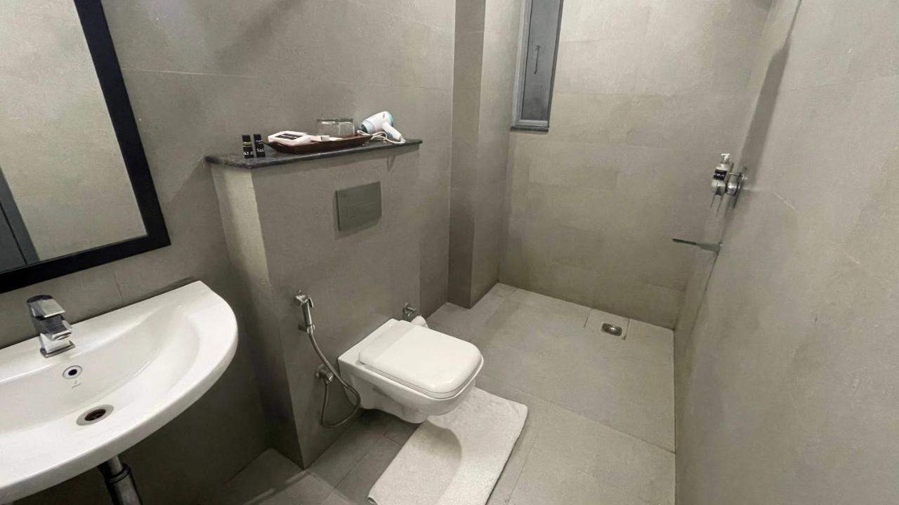 Saltstayz Studio - Near Artemis & Medanta Hospital *