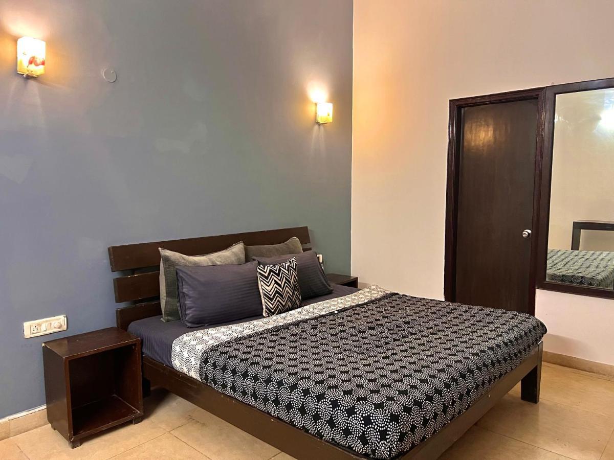 With Attach Washroom On Main Road- Rajiv Chowk * Gurgaon