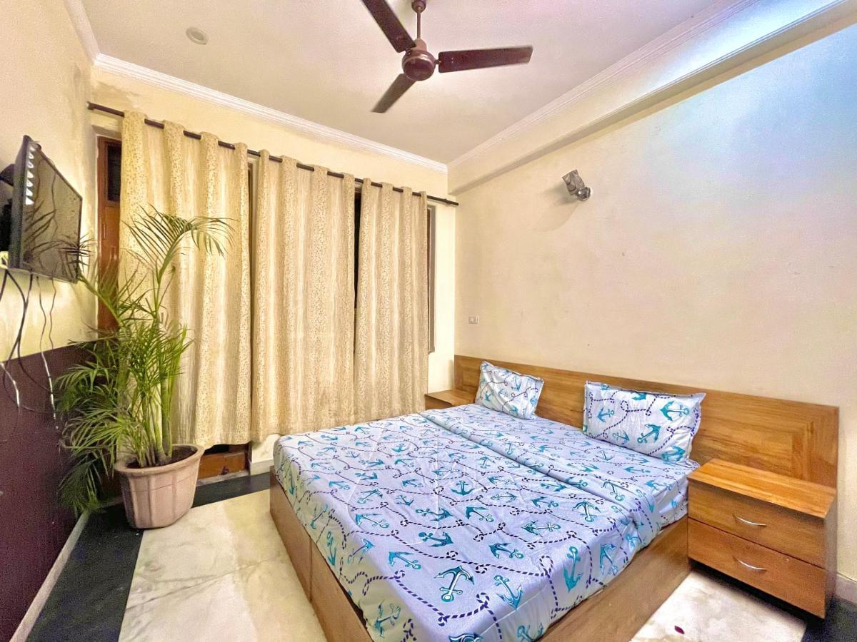 Entire Floor 2bhk With Full Kitchen Near Medanta Hospital Gurgaon