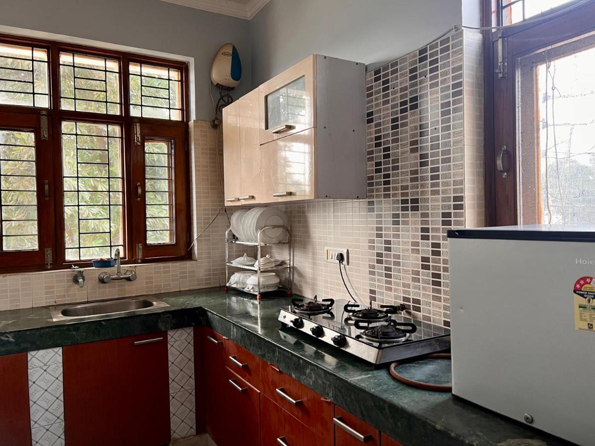 Entire Floor 2bhk With Full Kitchen Near Medanta Hospital Gurgaon