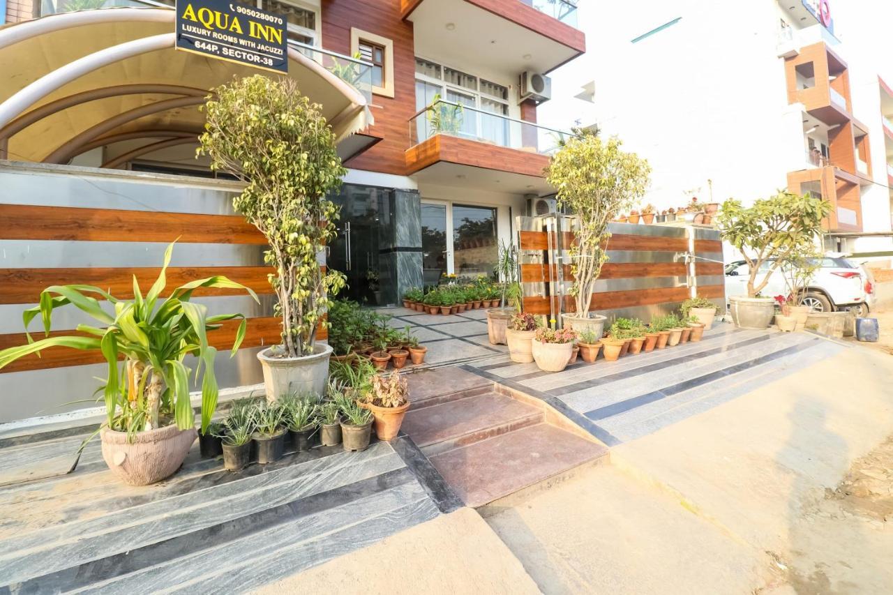 Oyo Aqua Near Omaxe Celebration Mall 3*