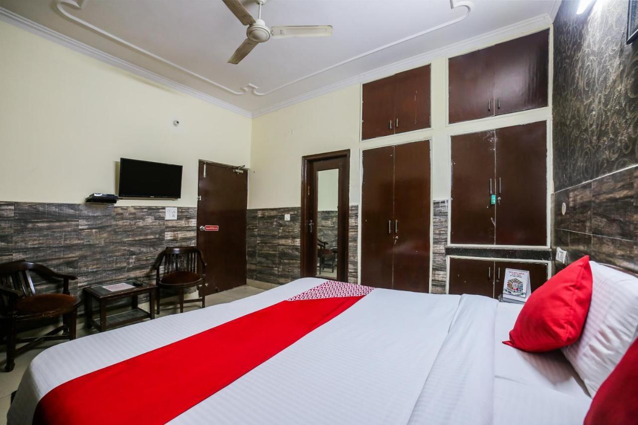 Oyo Downtown Near Leisure Valley Park Hotel Gurgaon