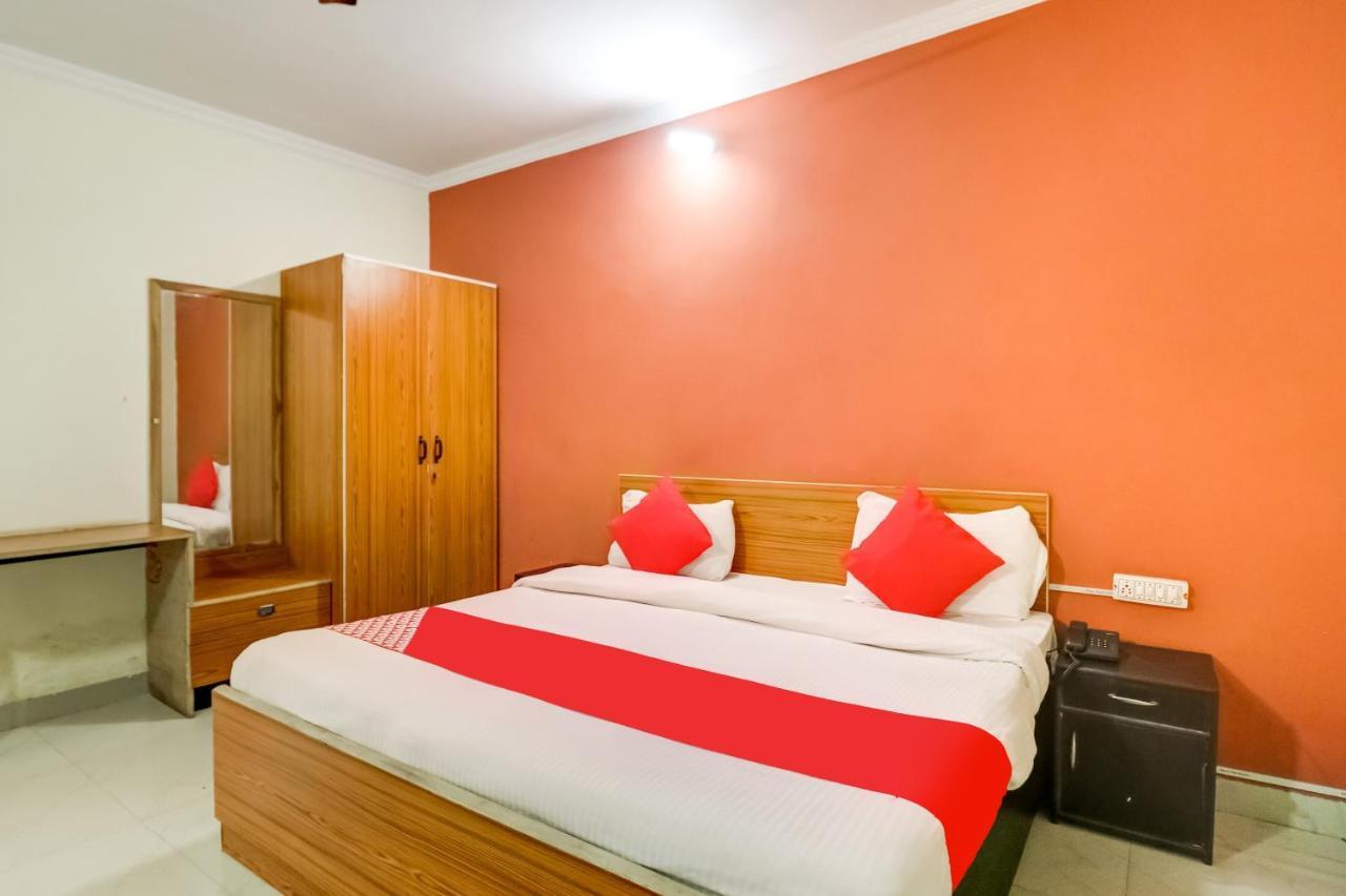 Oyo R K Residency