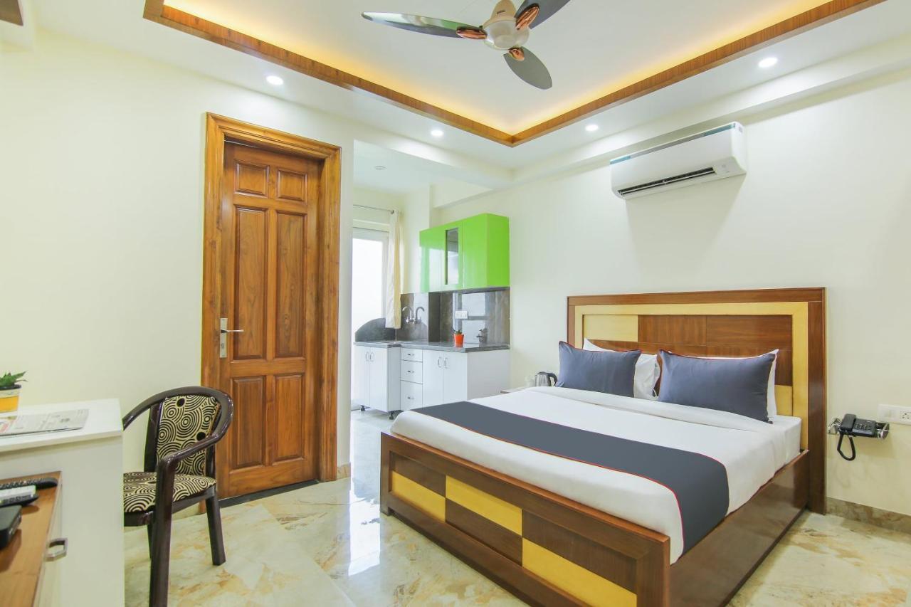 Super Collection O Corporate Near Omaxe Celebration Mall 4*