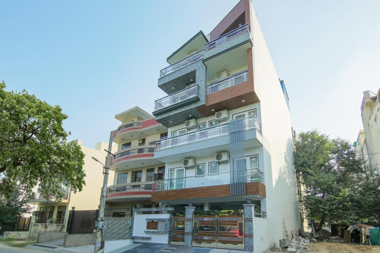 Hotel Super Collection O Corporate Near Omaxe Celebration Mall 4*