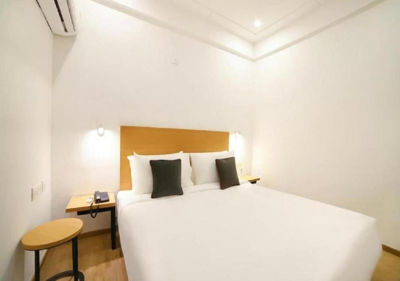 Orange Hotel 3*