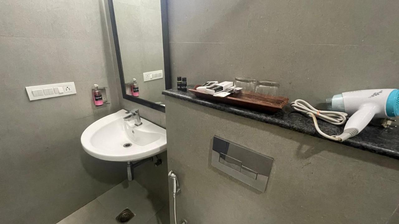 Apartment Saltstayz Studio - Near Artemis & Medanta Hospital
