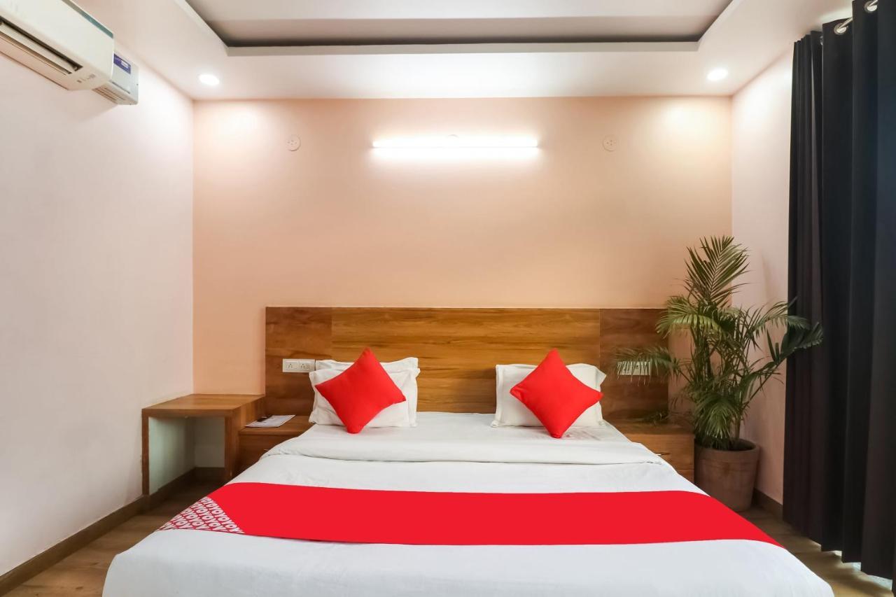 Oyo Aqua Near Omaxe Celebration Mall 3* Gurgaon