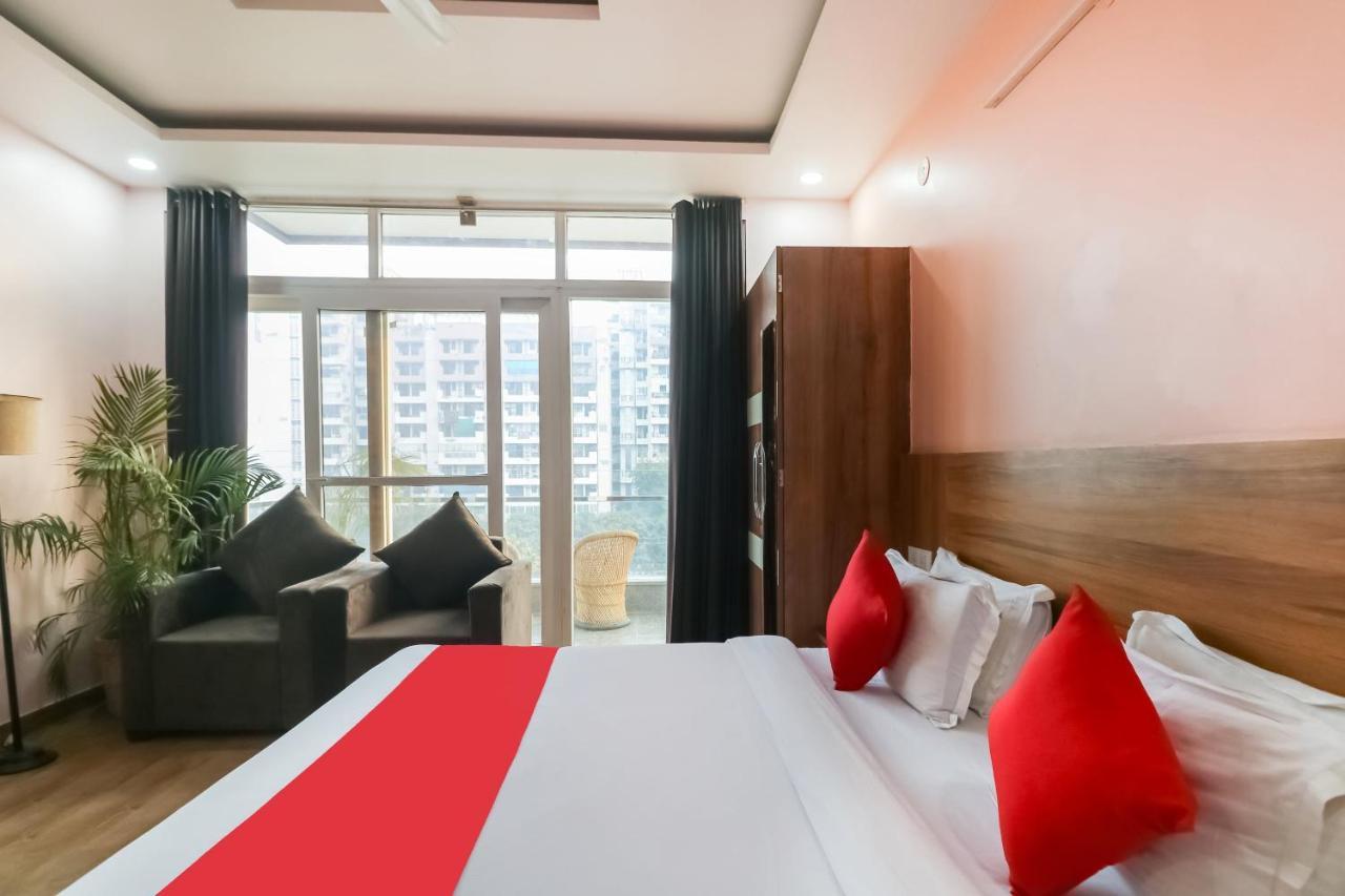 Oyo Aqua Near Omaxe Celebration Mall Hotel