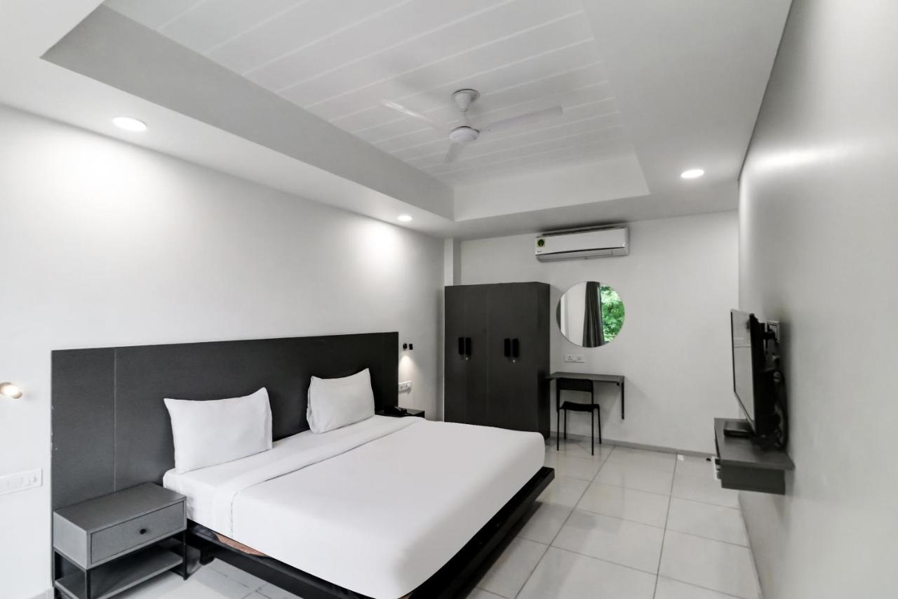 Townhouse South 2 Sector 49 4*