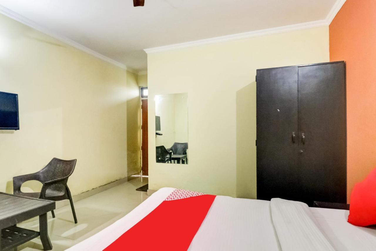 Oyo R K Residency