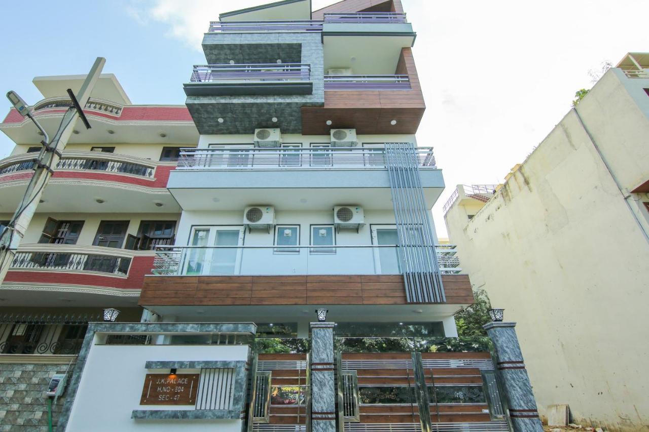 Hotel Super Collection O Corporate Near Omaxe Celebration Mall Gurgaon