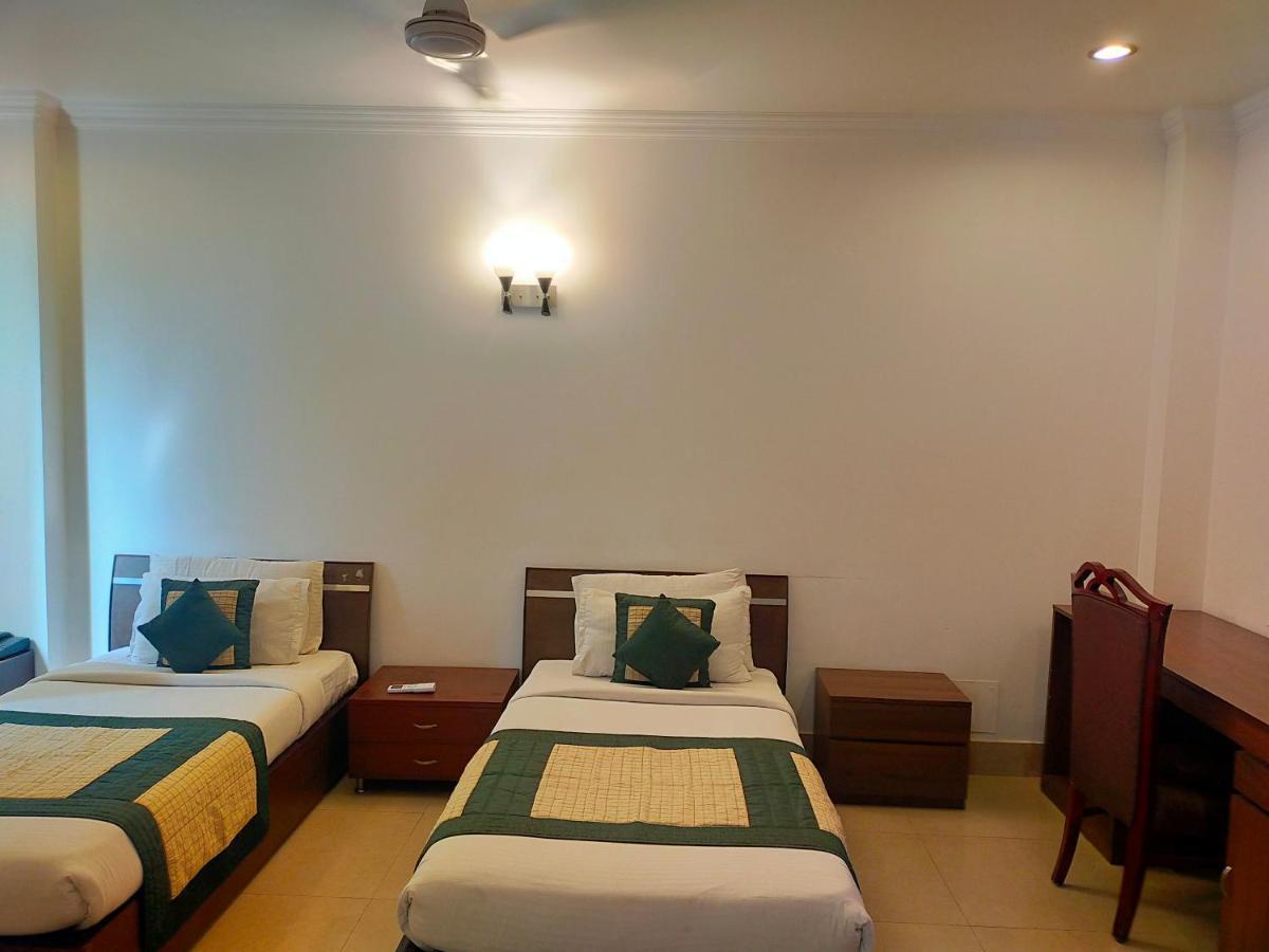 Amisa Golf Course Road Mg Road Hotel 3*