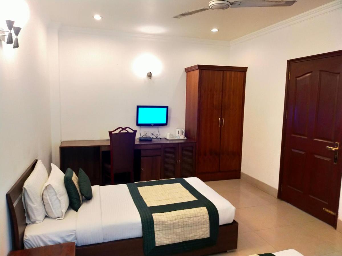 Hotel Amisa Golf Course Road Mg Road