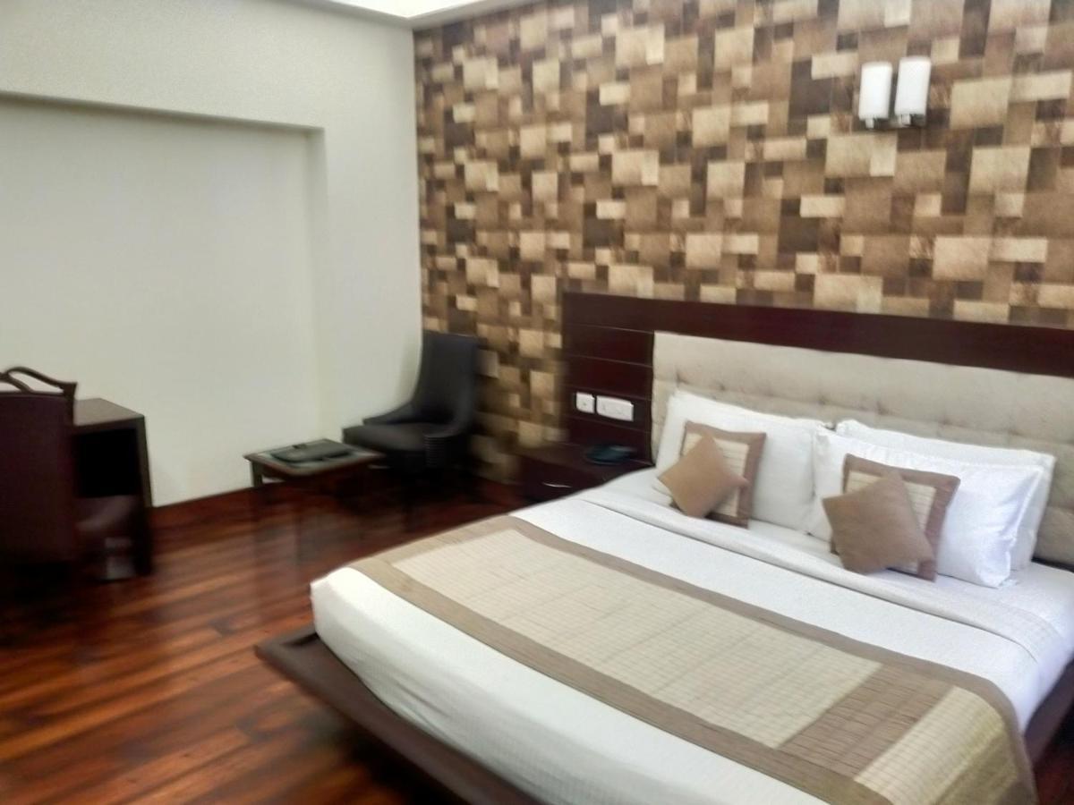 Hotel Amisa Golf Course Road Mg Road Gurgaon
