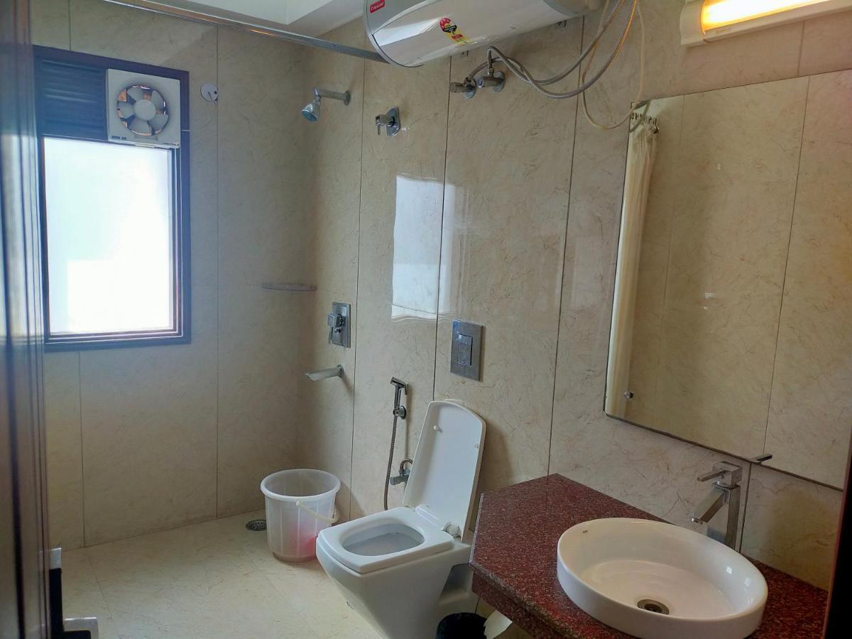 Amisa Golf Course Road Mg Road Hotel 3*