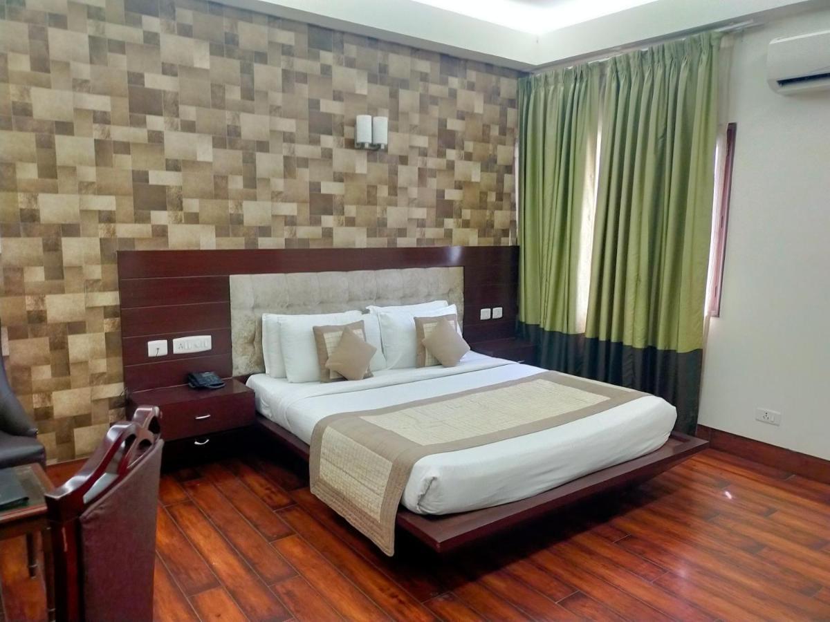 Amisa Golf Course Road Mg Road 3* Gurgaon