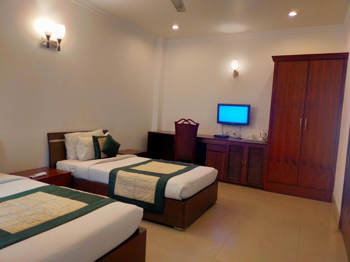 Amisa Golf Course Road Mg Road Hotel 3*