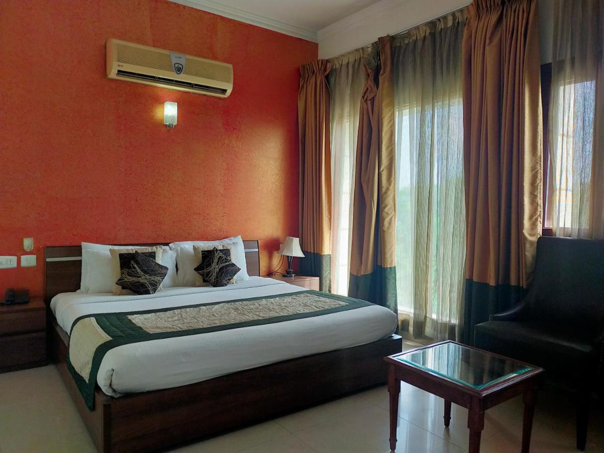 Amisa Golf Course Road Mg Road Hotel 3*