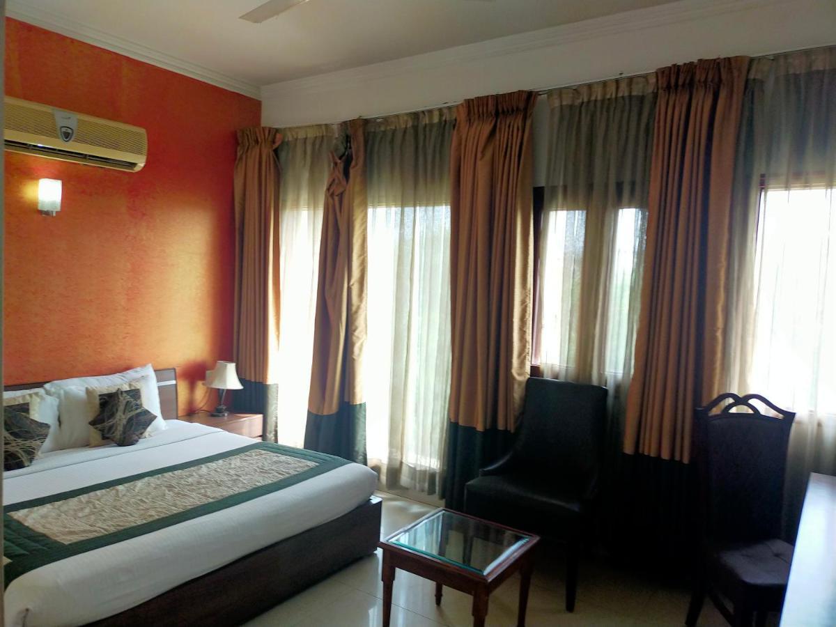 Amisa Golf Course Road Mg Road 3* Gurgaon
